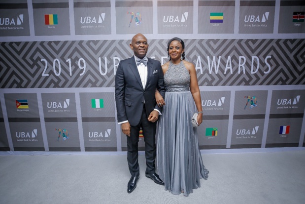 De gauche à droite; Tony Elumelu, Président du Groupe UBA, et Dr. Awele Elumelu, son épouse, lors de la cérémonie spéciale ‘UBA CEO Awards’ marquant le 70e anniversaire de la banque à Lagos le 27 avril.